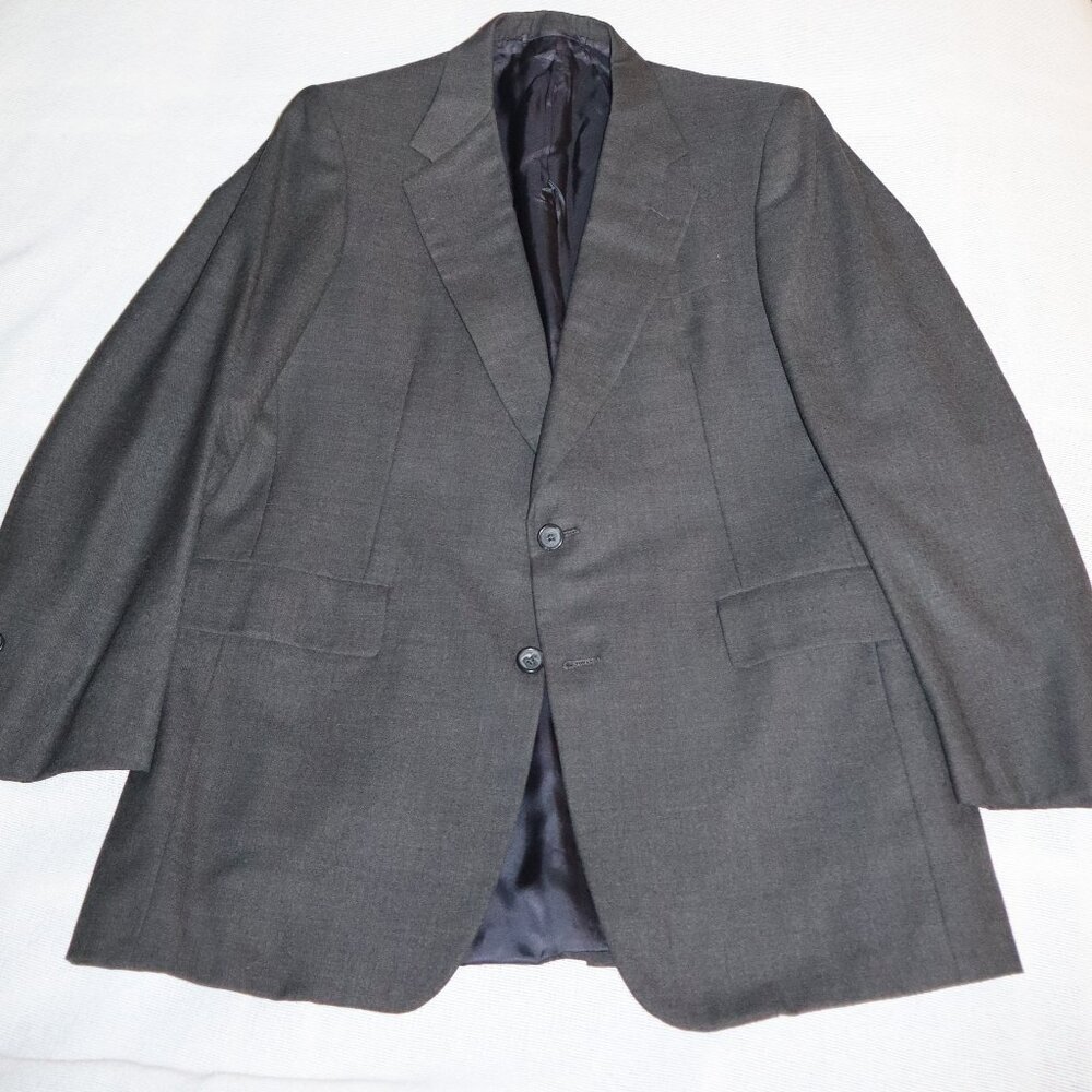 Walter-Morton (Hickey Freeman) Men's Gray suit 42R with 36x30 Pants